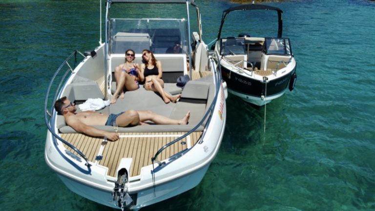 Emerald, Beneteau Flyer 8.8 SpaceDeck de Flow Boats